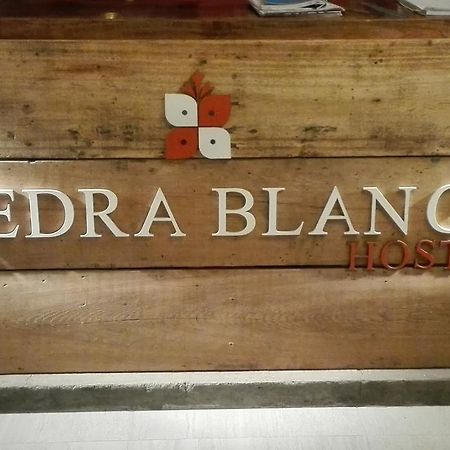 Piedra Blanca Backpackers Hostel Уюни Екстериор снимка