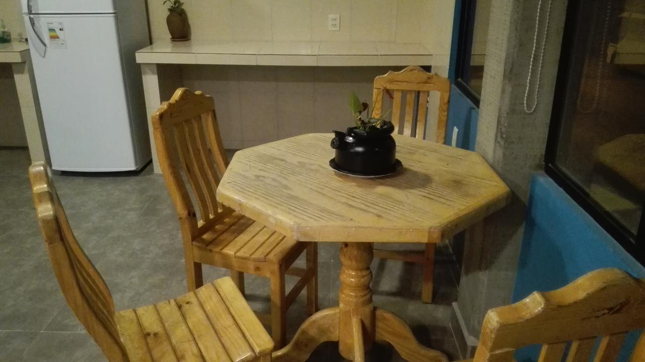 Piedra Blanca Backpackers Hostel Уюни Екстериор снимка