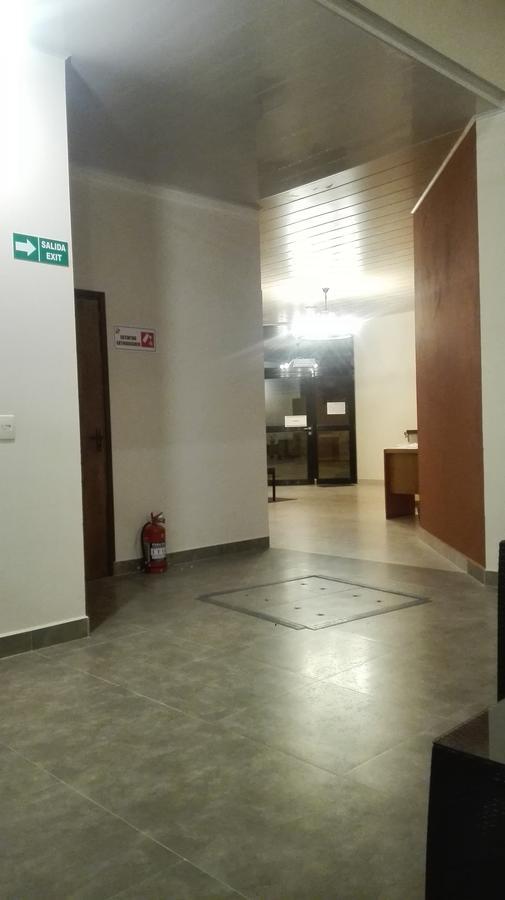 Piedra Blanca Backpackers Hostel Уюни Екстериор снимка