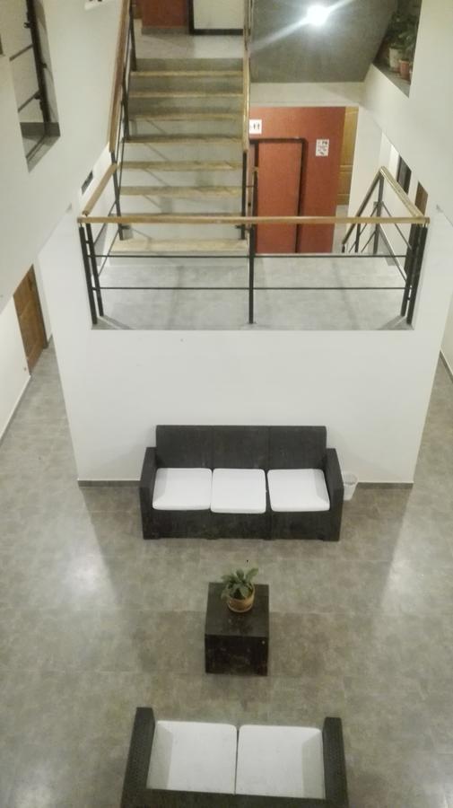 Piedra Blanca Backpackers Hostel Уюни Екстериор снимка