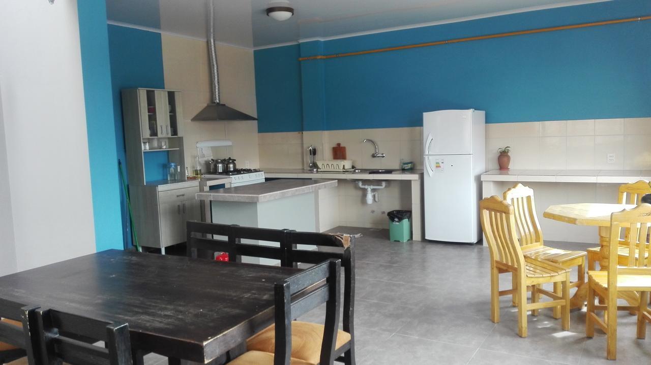 Piedra Blanca Backpackers Hostel Уюни Екстериор снимка