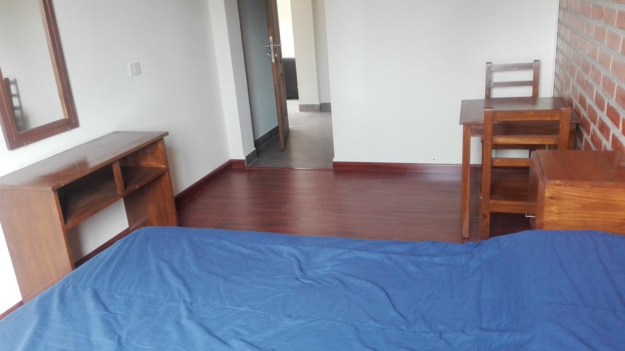 Piedra Blanca Backpackers Hostel Уюни Екстериор снимка