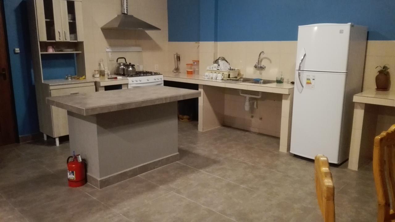 Piedra Blanca Backpackers Hostel Уюни Екстериор снимка